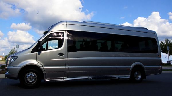Top conseils pour choisir un minibus 9 places à louer